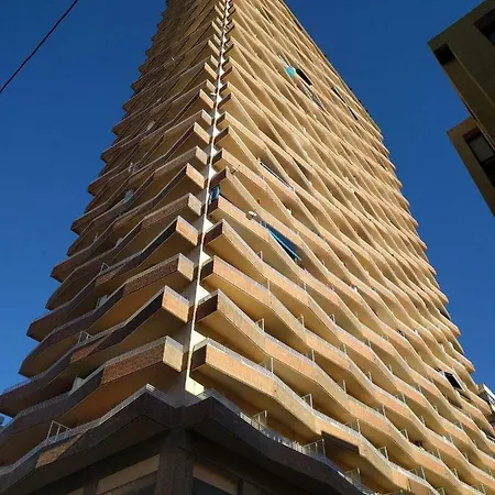 Charming Downtown Skyscrapper *