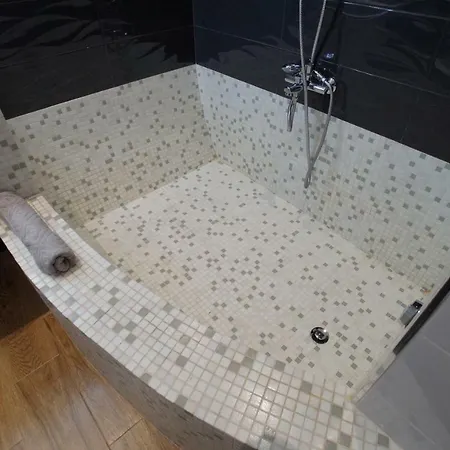 Charming Downtown Skyscrapper شقة لقنت